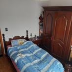 Slaapkamer: Bed met lattoflex en matras en nachtafeltje, Enlèvement