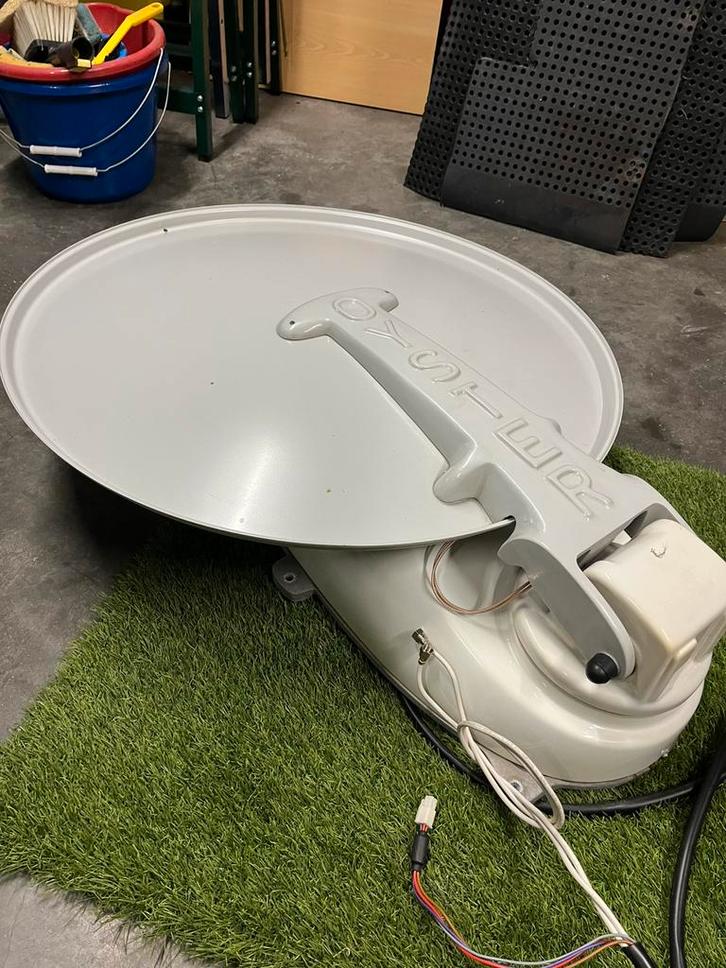 Oyster vision met dubbele kop automatische zoekfunctie., Caravans en Kamperen, Kampeeraccessoires, Zo goed als nieuw, Ophalen