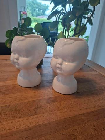 Vintage bloempothoofdjes  beschikbaar voor biedingen