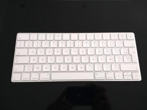 Apple magic keyboard azerty (2de generatie), Computers en Software, Toetsenborden, Zo goed als nieuw, Azerty, Draadloos, Ophalen of Verzenden