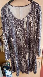Robe noire et blanche 48 neuve Longues manches, Kleding | Dames, Grote Maten, Ophalen of Verzenden, Zo goed als nieuw, Jurk