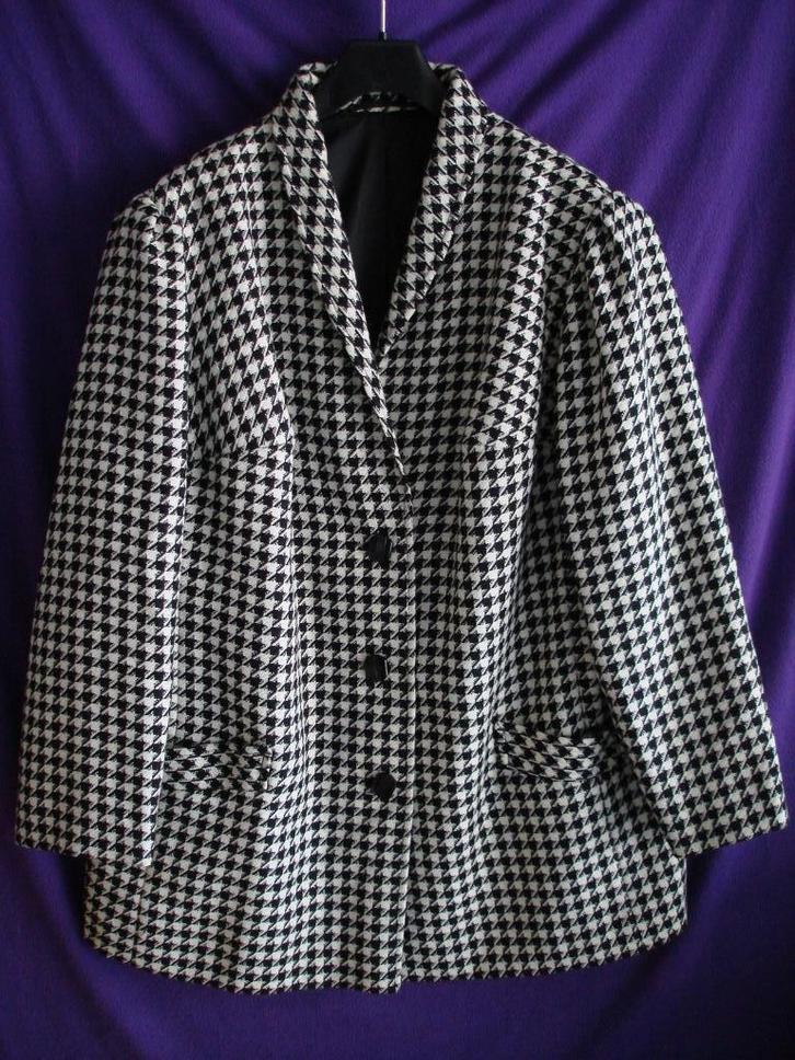 Prachtige lange vest met lange mouwen wit - zwart motief., Vêtements | Femmes, Pulls & Gilets, Porté, Taille 42/44 (L), Blanc