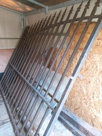 Tuinpoort met 3 delen afsluiting bijpassend. beschikbaar voor biedingen