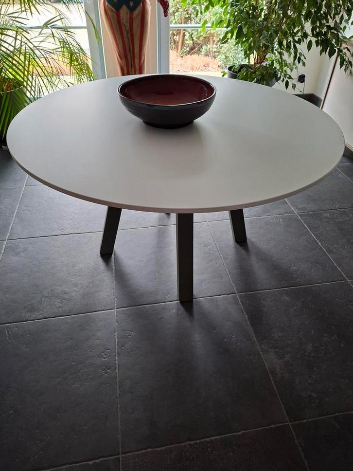 Table de salle à manger ronde Perfecta Veneto Halifax 140 cm, Maison & Meubles, Tables | Tables à manger, Enlèvement