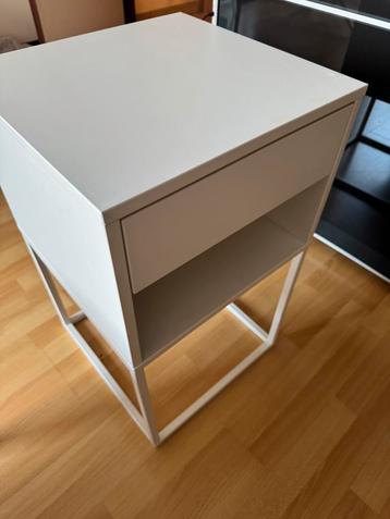 Ikea bedside table, Enlèvement, Comme neuf
