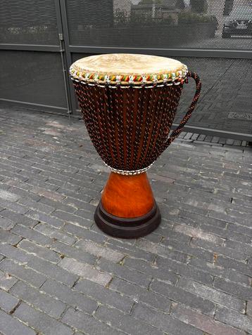 Djembe beschikbaar voor biedingen
