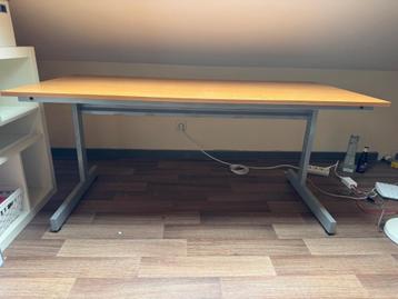 Bureau beschikbaar voor biedingen