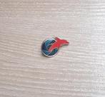 PIN - LOGO - DOLFIJN - DAUPHIN - DOLPHIN, Verzamelen, Verzenden, Gebruikt, Dier of Natuur, Speldje of Pin