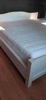 Bed met lattenbodem en matras 1.80 m x 2.00 m ., Huis en Inrichting, Slaapkamer | Bedden, Ophalen, Gebruikt, Wit, Tweepersoons
