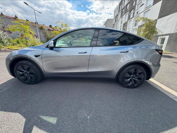 Tesla Model Y Grande Autonomie Propulsion Neuve 100 KM, Auto's, Tesla, Bedrijf, Model Y, Elektrisch, SUV of Terreinwagen, 5 deurs