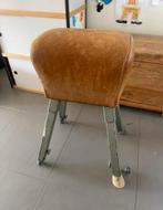 Vintage turnbok, Sport en Fitness, Turnen, Ophalen, Gebruikt, Bruin, Materiaal