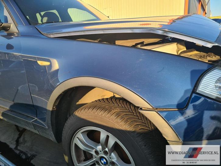BMW X3 E83 2004 rechts voorscherm  scherm blauw, Auto-onderdelen, Carrosserie, Spatbord, BMW, Gebruikt, Ophalen