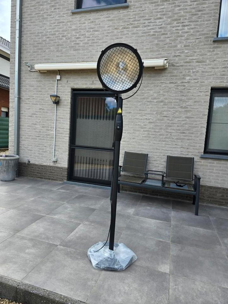 Sunred Indus Bright lijn zwart staand model terrasverwarmer, Tuin en Terras, Terrasverwarmers, Zo goed als nieuw, Ophalen