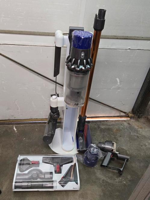 Dyson v10 absolute complet voir photo avec nouveau moteur..., Elektronische apparatuur, Stofzuigers, Zo goed als nieuw, Stofzuiger