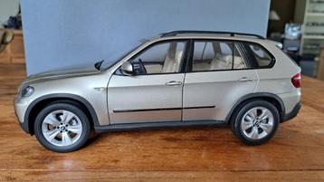 BMW X5 4.8i e70 Platinum Bronze dealer edition 1:18 Kyosho disponible aux enchères