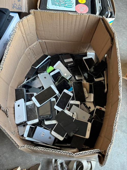 Pallet met (+- 550 telefoons), (+- 40 laptops) niet werkend, Telecommunicatie, Mobiele telefoons | Toebehoren en Onderdelen, Niet werkend