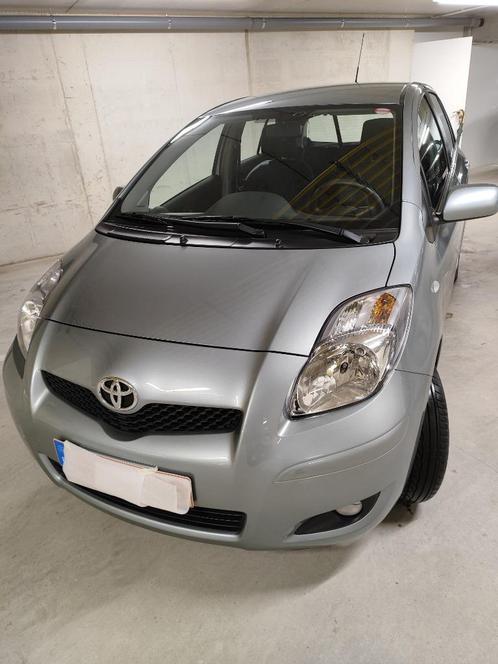 Toyota Yaris 1.3 74KW benzine 08/2010  Km 21.021, Autos, Toyota, Particulier, Yaris, Airbags, Air conditionné, Verrouillage central