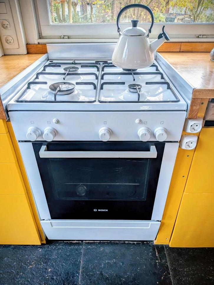 Gasfornuis met oven Bosch, Elektronische apparatuur, Fornuizen, Gas, Ophalen