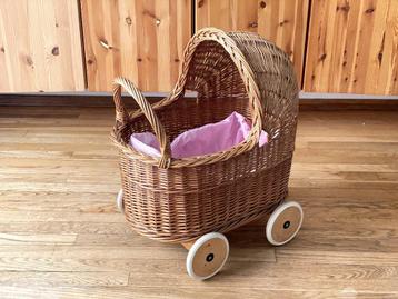 Poppenbuggy vintage beschikbaar voor biedingen