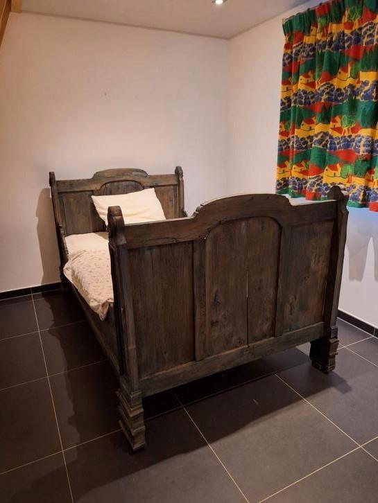 Bed anno 1920 groen gebeitst, twijfelaar, Antiek en Kunst, Antiek | Meubels | Bedden, Ophalen