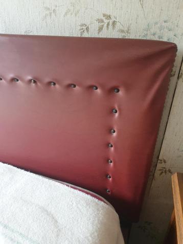 Vintage Tweepersoonsbed Rood  beschikbaar voor biedingen
