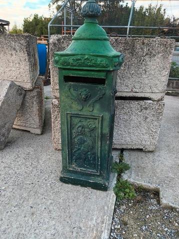 Betonnen brievenbus  beschikbaar voor biedingen