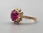 Gouden Vintage ring met edelsteen robijn. 2024/86., Handtassen en Accessoires, Antieke sieraden, Ophalen of Verzenden, Goud, Ring