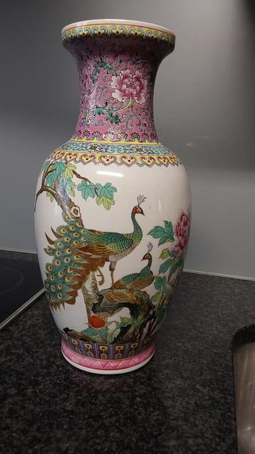 Beau vase chinois beschikbaar voor biedingen