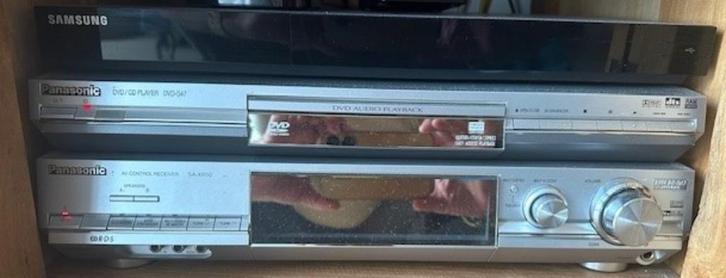 Chaîne stéréo avec haut-parleurs 5.1 et lecteur/tuner DVD, TV, Hi-fi & Vidéo, Chaîne Hi-fi, Utilisé, Lecteur CD, Lecteur DVD, Tuner ou Radio