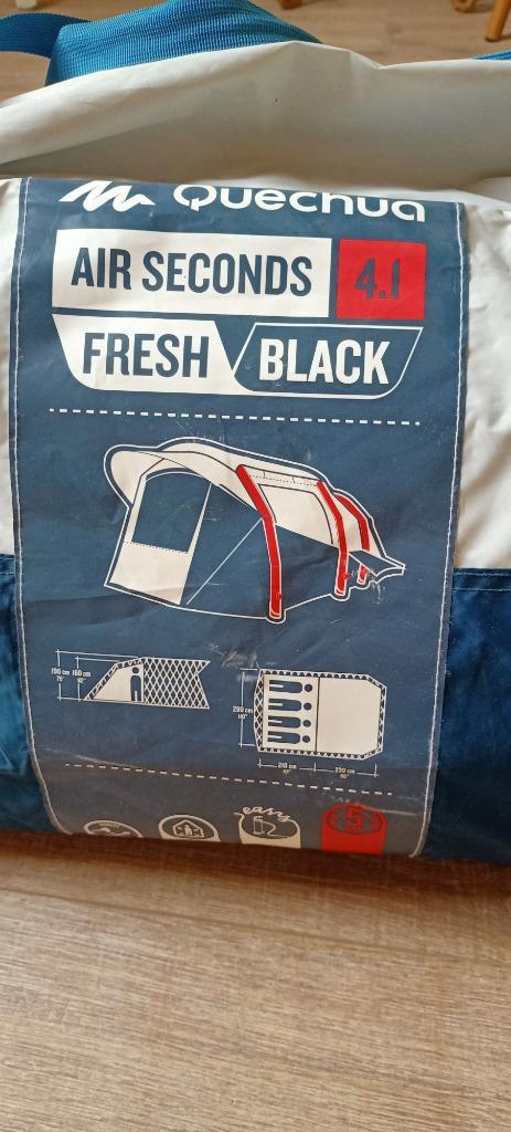 TENT Quechua 4 personen groen-blauw, Caravans en Kamperen, Tenten, Zo goed als nieuw, Ophalen