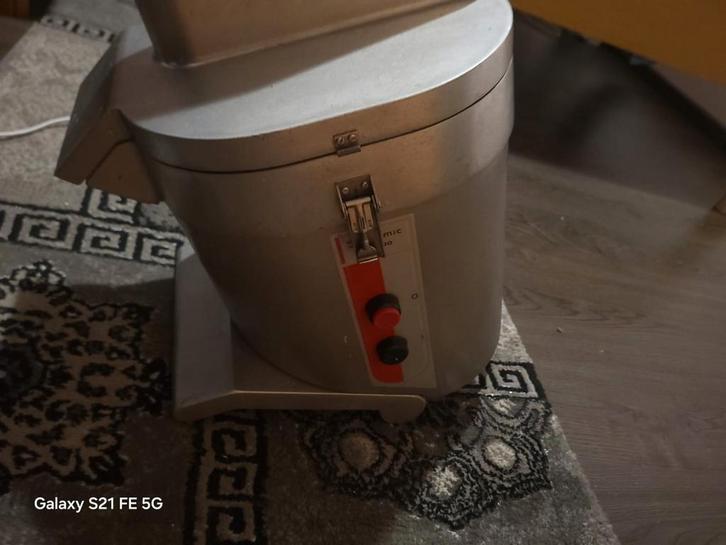 Professionele Groentensnijder, rasper., Elektronische apparatuur, Overige elektronische apparatuur, Gebruikt, Ophalen of Verzenden