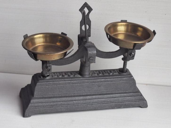 Belle ancienne mini balance (jouet ?) en fonte, Antiek en Kunst, Curiosa en Brocante, Ophalen of Verzenden