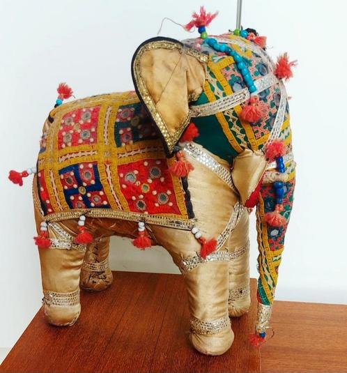 Éléphant indien antique, Antiquités & Art, Tapis & Textile, Enlèvement ou Envoi