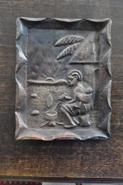 koperen relief plaquette - malen van granen - klein, Antiek en Kunst, Antiek | Brons en Koper, Koper, Ophalen of Verzenden