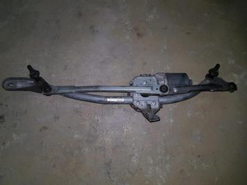 Ruitenwissermotor + mechaniek BMW F10 2010 voorzijde beschikbaar voor biedingen