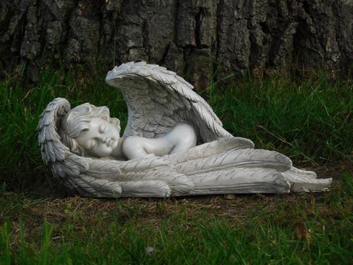 Ange endormi avec des ailes - Beige - Polystone, Antiquités & Art, Curiosités & Brocante, Enlèvement ou Envoi