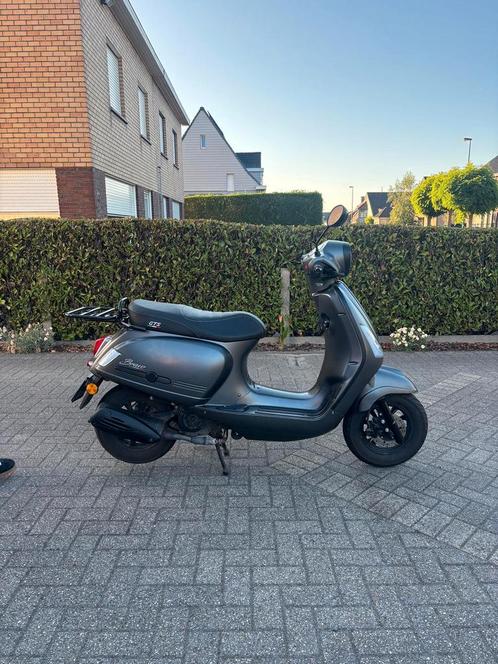 GTS Bravo b-klasse scooter, Fietsen en Brommers, Snorfietsen en Snorscooters, Zo goed als nieuw, Overige merken, Benzine, Ophalen