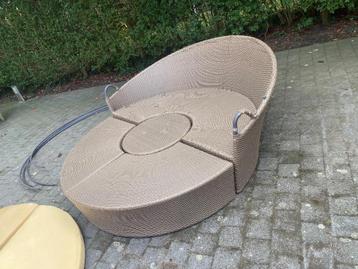 Zonne eiland tuinmeubel salon beschikbaar voor biedingen