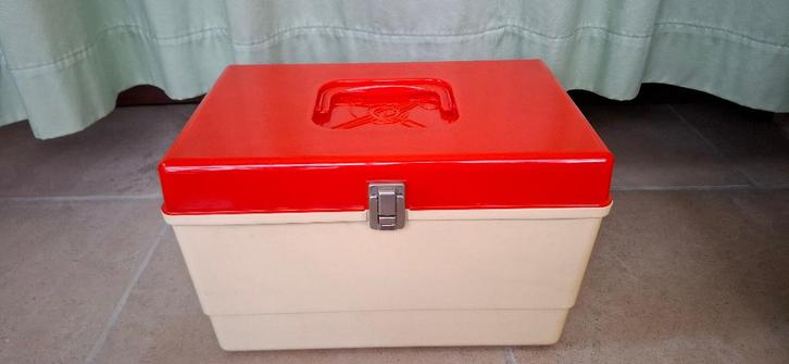 Vintage Curver naaibox/doos jaren '70, Antiek en Kunst, Curiosa en Brocante, Ophalen of Verzenden