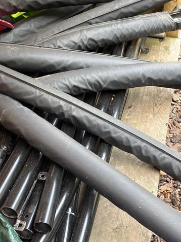 Berg trampoline palen voor veiligheidsnet  beschikbaar voor biedingen