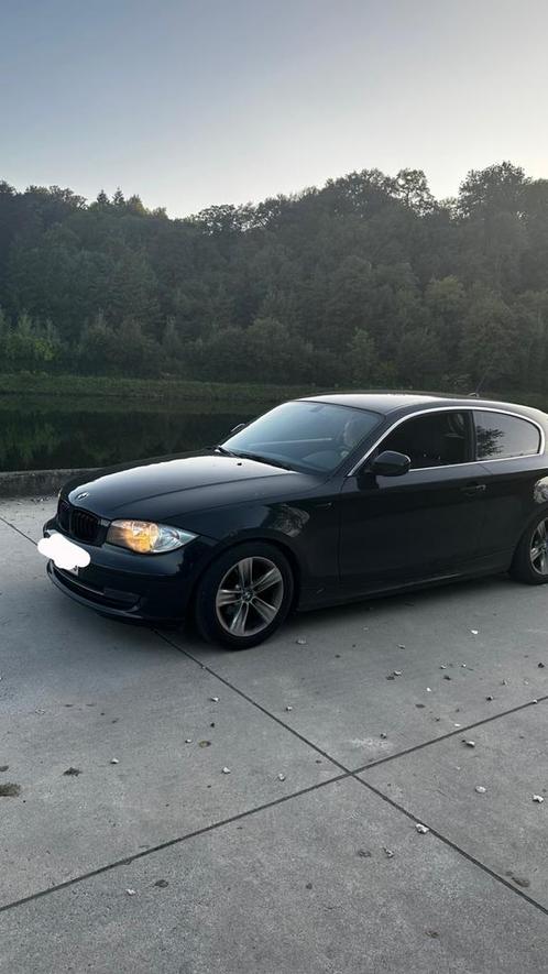 BMW 116D E81, Autos, BMW, Particulier, Série 1, Diesel, Euro 4, 3 portes, Automatique, Noir, Noir, Tissu, Propulsion arrière