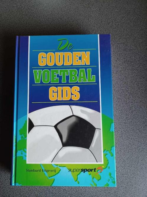 De gouden voetbalgids, Boeken, Sportboeken, Zo goed als nieuw, Balsport, Ophalen of Verzenden