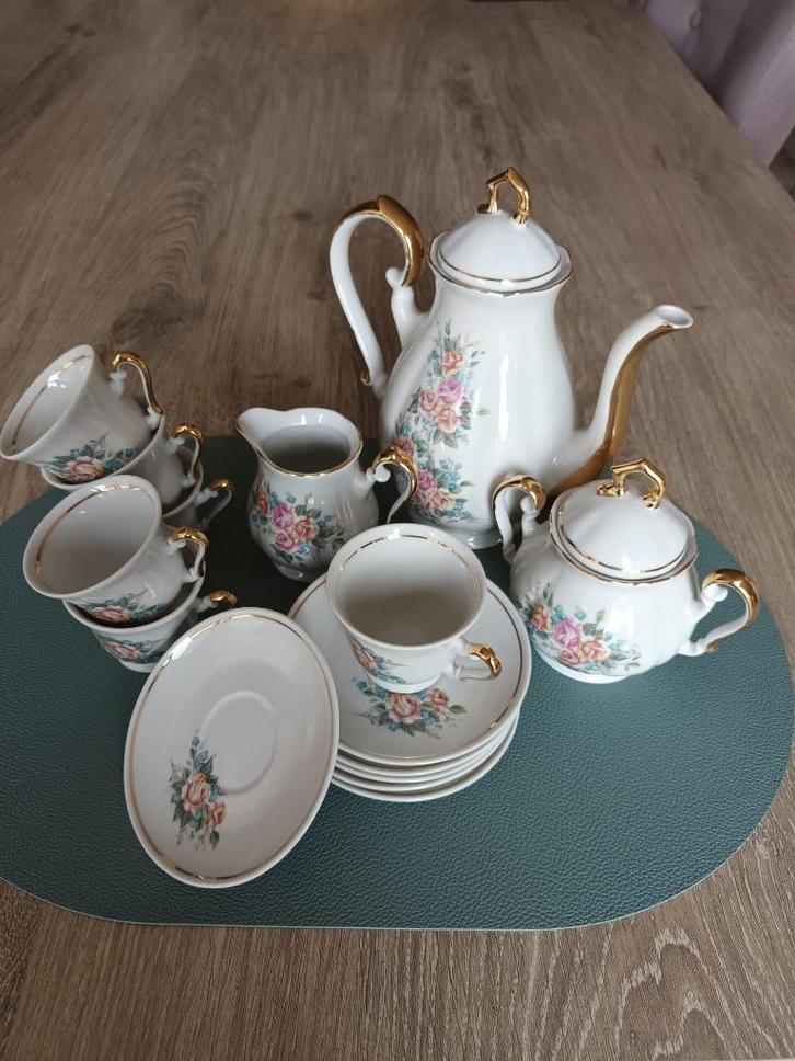 vintage thee service Joegoslavisch porselein, Antiek en Kunst, Antiek | Servies compleet, Ophalen of Verzenden