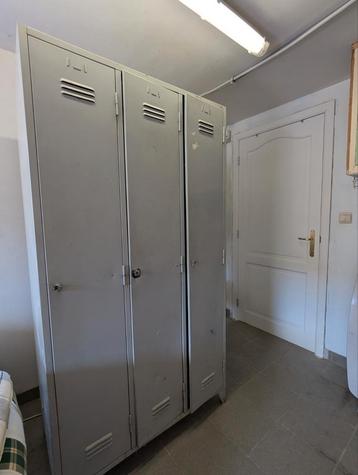 Vintage metalen lockerkast - drie deuren, Huis en Inrichting, Kasten | Lockerkasten, Ophalen, Gebruikt