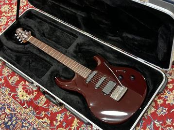 Music Man 2006 Luke II Rolls Burgunday + Case  beschikbaar voor biedingen