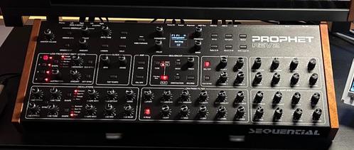 Sequential Prophet Rev2 16 voice desktop - als nieuw, Muziek en Instrumenten, Synthesizers, Zo goed als nieuw, Ophalen of Verzenden
