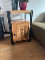 Houten kast met stalen afwerking, Huis en Inrichting, Kasten | Overige, Ophalen, Zo goed als nieuw