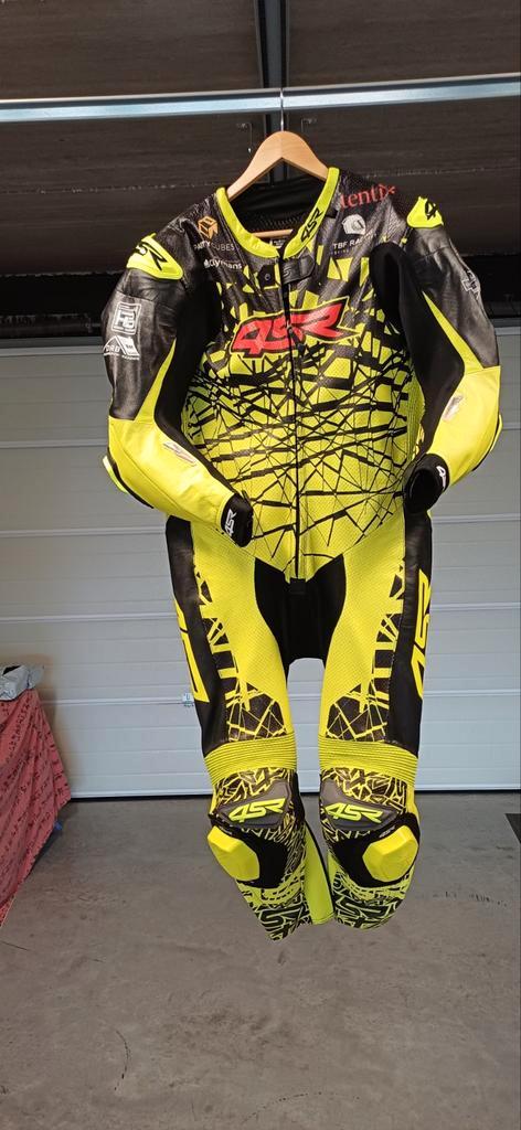 Costumes de course, Motos, Vêtements | Vêtements de moto, Enlèvement