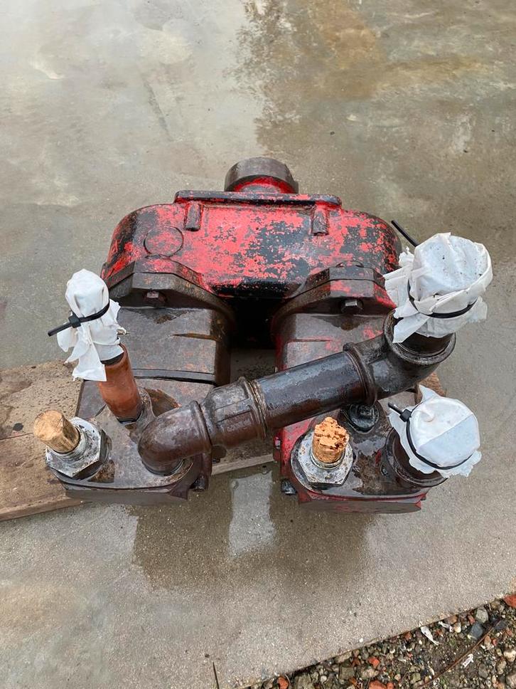 Robuuste Splitterbox met 2 Hydraulische VOLVO Pompen, Zakelijke goederen, Machines en Bouw | Onderdelen, Ophalen
