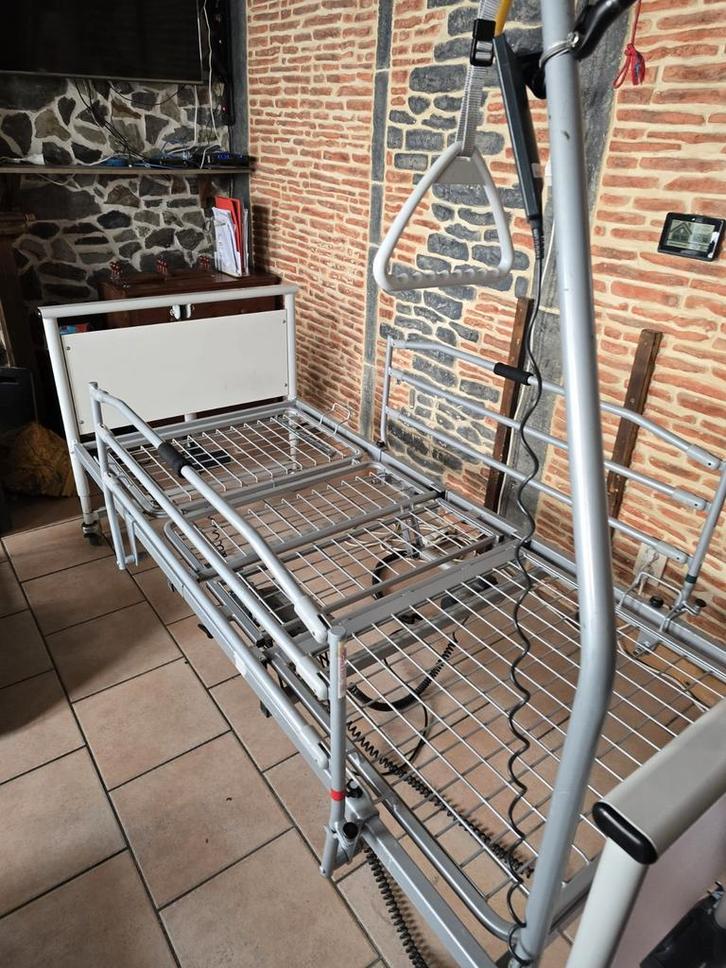 Elektrisch medisch bed, Diversen, Verpleegmiddelen, Gebruikt, Ophalen